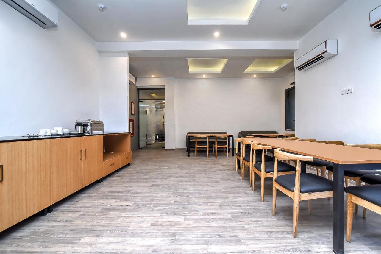 Oyo Townhouse 044 Sector 14 Gurugram 호텔 구르가온 외부 사진