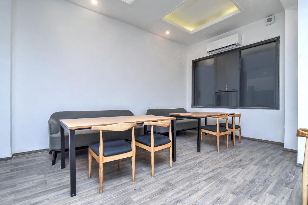 Oyo Townhouse 044 Sector 14 Gurugram 호텔 구르가온 외부 사진