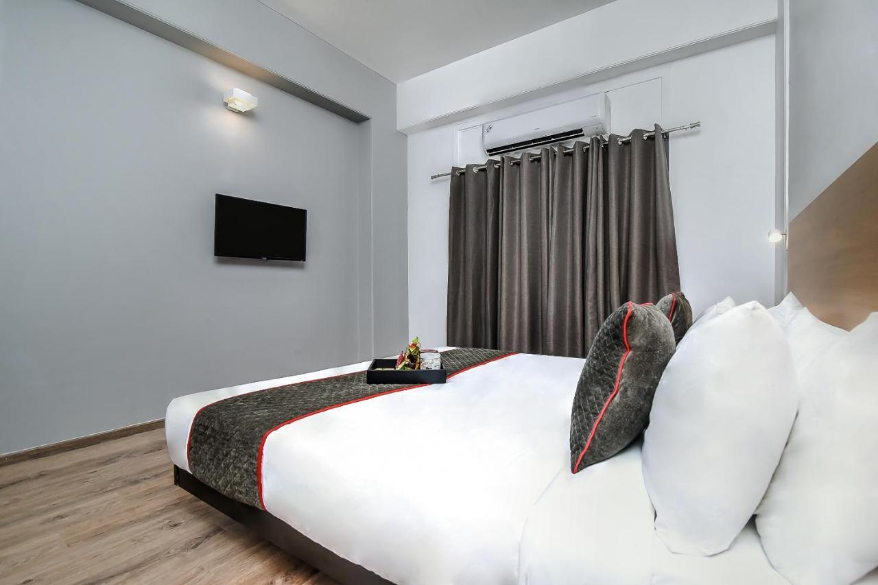 Oyo Townhouse 044 Sector 14 Gurugram 호텔 구르가온 외부 사진