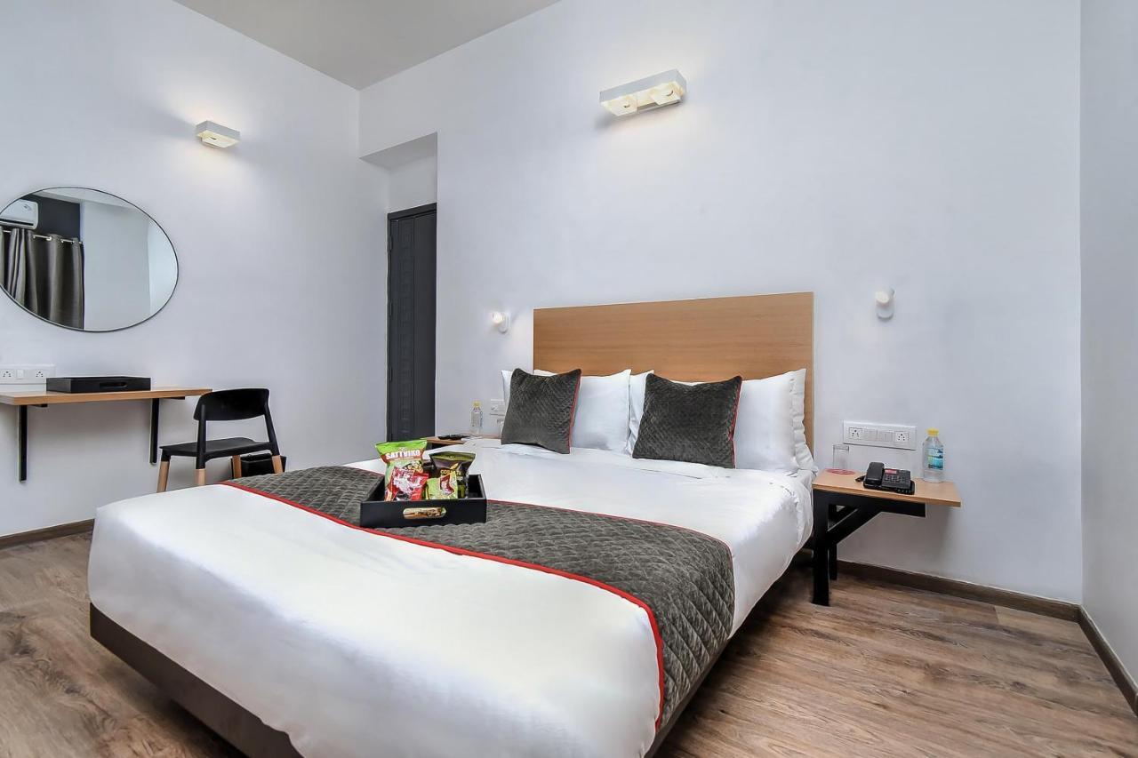 Oyo Townhouse 044 Sector 14 Gurugram 호텔 구르가온 외부 사진