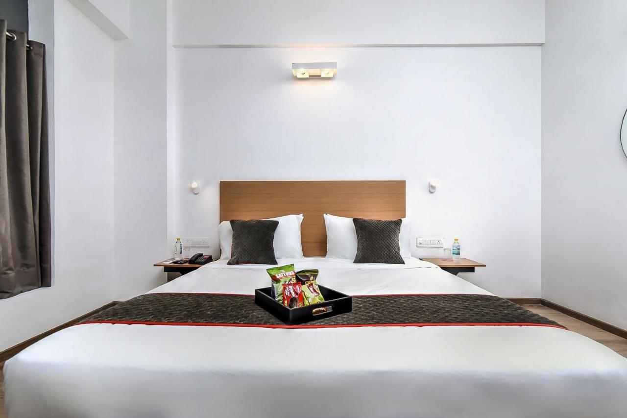 Oyo Townhouse 044 Sector 14 Gurugram 호텔 구르가온 외부 사진