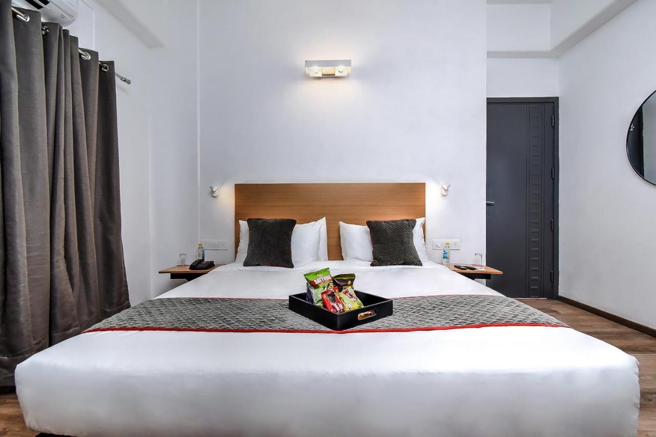 Oyo Townhouse 044 Sector 14 Gurugram 호텔 구르가온 외부 사진