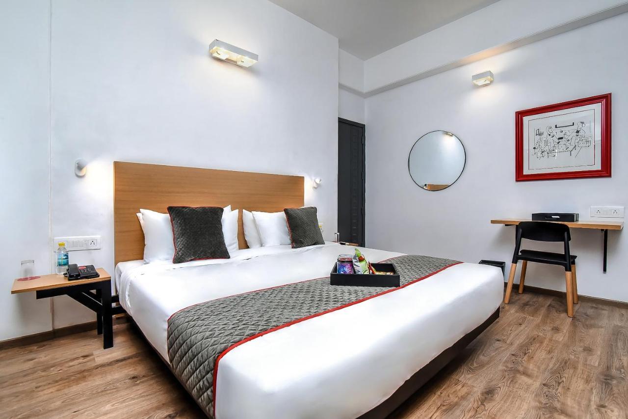 Oyo Townhouse 044 Sector 14 Gurugram 호텔 구르가온 외부 사진