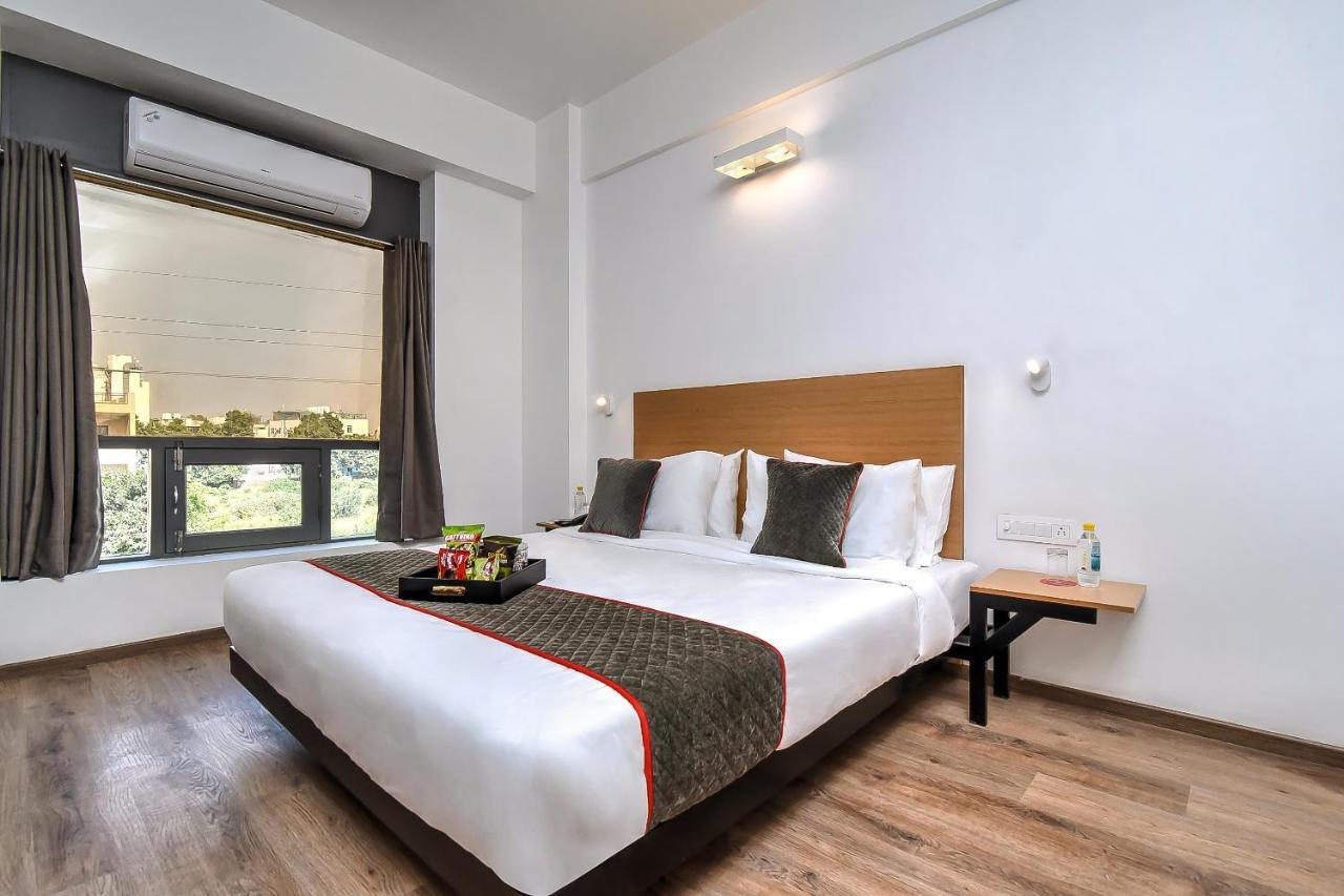 Oyo Townhouse 044 Sector 14 Gurugram 호텔 구르가온 외부 사진